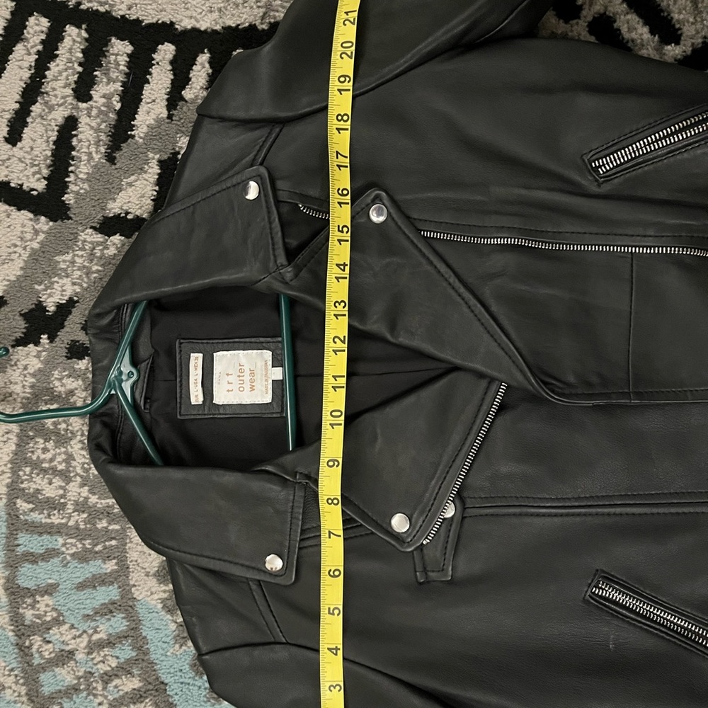 Leather jacket - Picture 12 of 12
